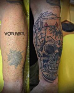 Dekoratives Totenkopf Cover-up Tattoo Idee am Unterarm
