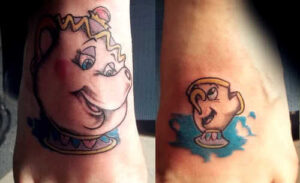 Disney Madame Pottine und Tassilo Comic Tattoo auf dem Fuß