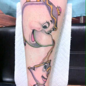 Farbiges Disney Bein Tattoo