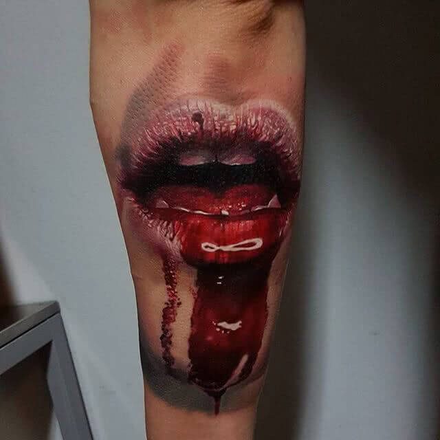 Tattoo 3D Mund mit Blut