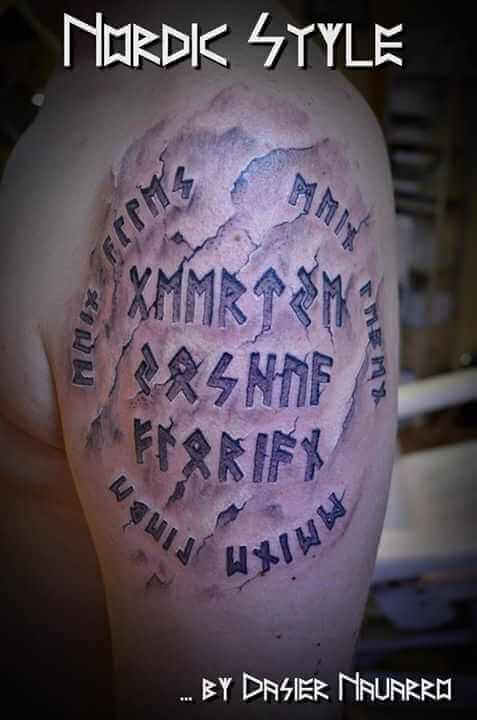 Tattoo 3D Runen eingestanzt