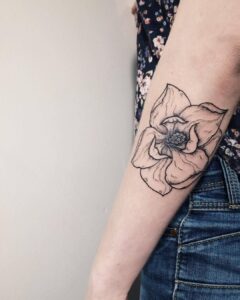 Aufblühende Blüte Lineart
