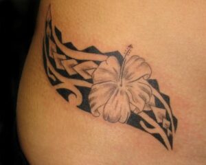 Blume verziert Tribal