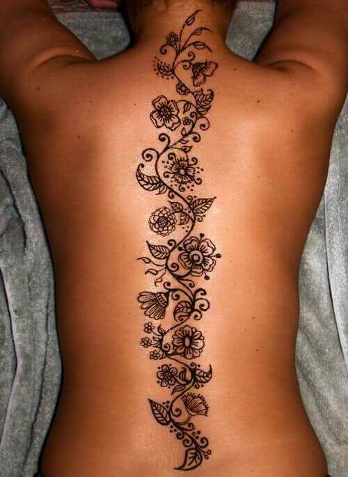 Tattoo Blumenranke ganzer Rücken