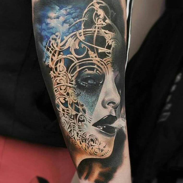 Tattoo Düsteres Gesicht einer Frau