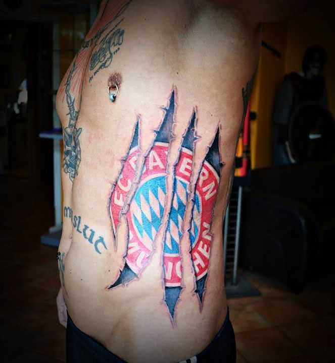 Tattoo FC Bayern Krallen
