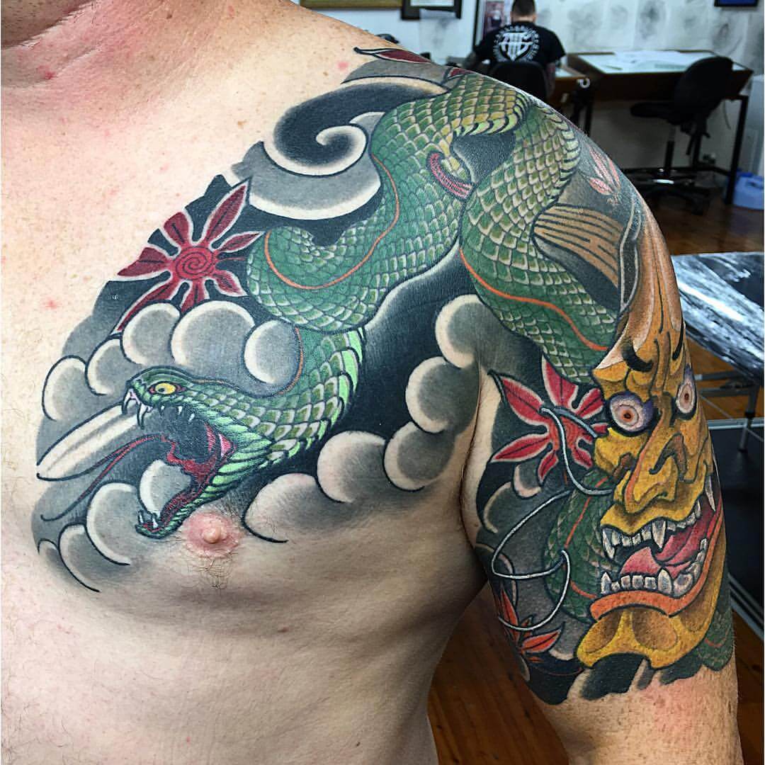 Tattoo Hannya auf Arm und Brust