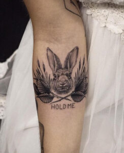 Hasenkopf Schriftzug  Hold me