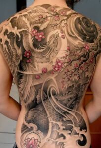 Japanisches Koi Rückentattoo