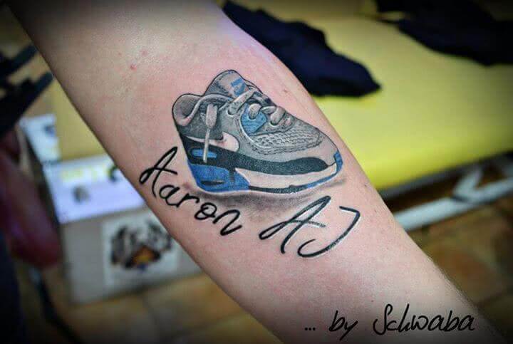 Tattoo Kinderschuh von Nike