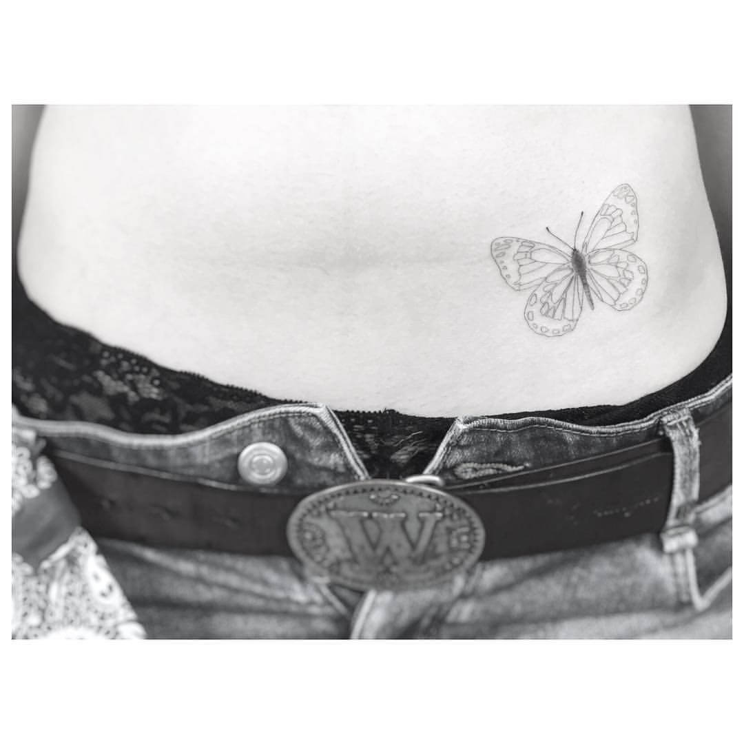 Tattoo kleiner Schmetterling