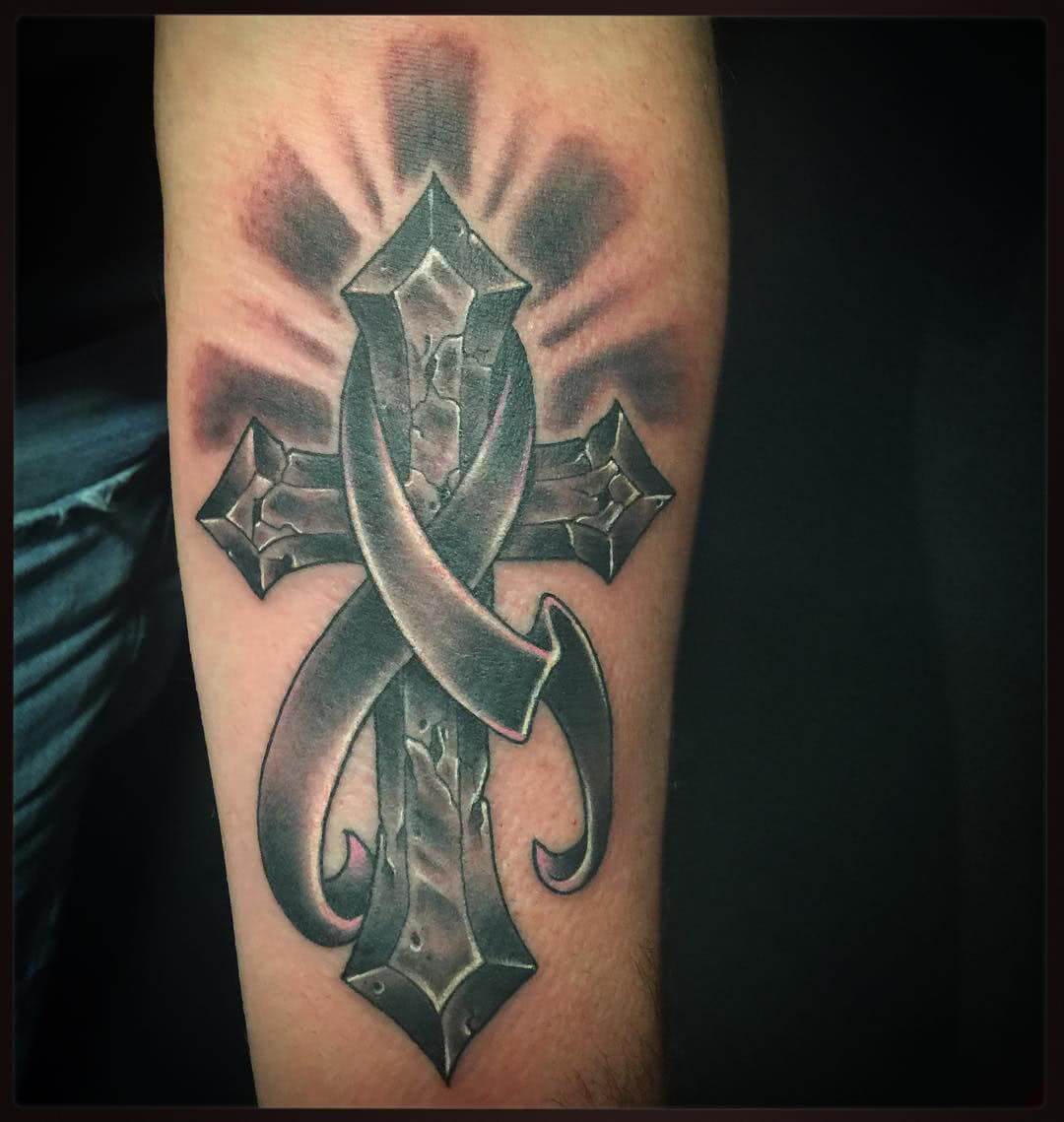 Tattoo Kreuz mit Band