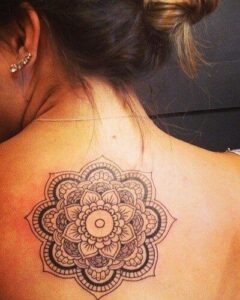 Mandala auf dem Rücken