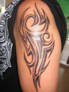 Oberarm Tribal