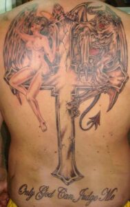 Mystisches Engel und Teufel Kreuz Tattoo Design für den Rücken