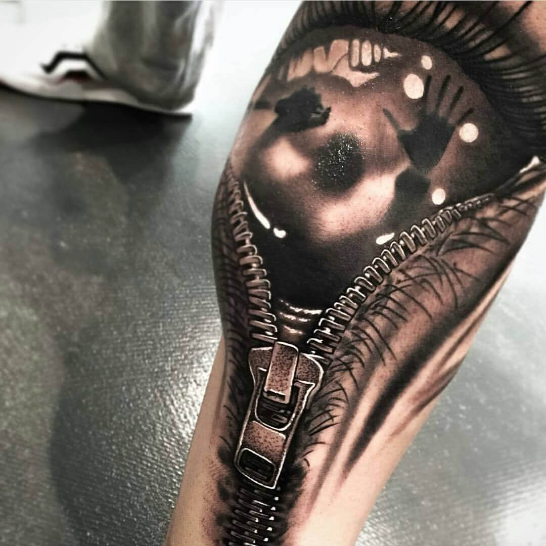 Tattoo Realistische Auge auf dem Knie