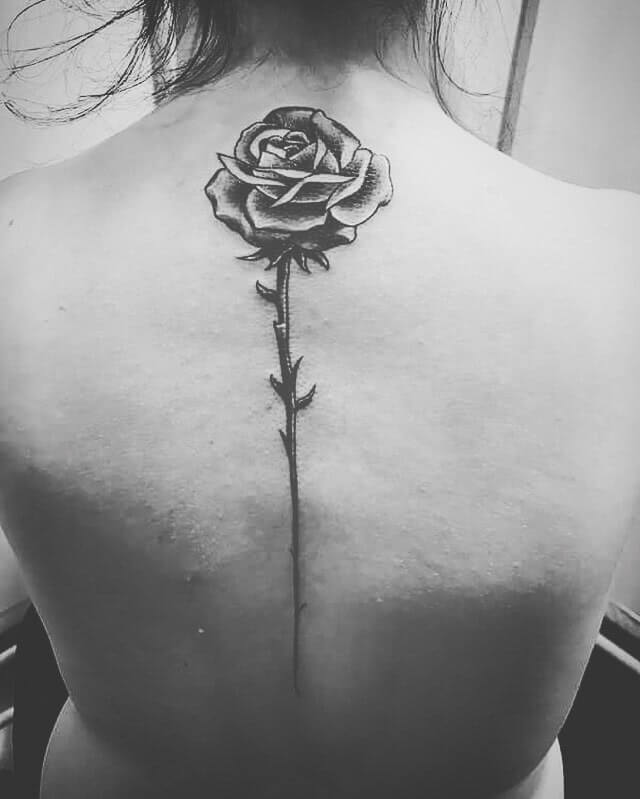 Tattoo Rose mit Stiel