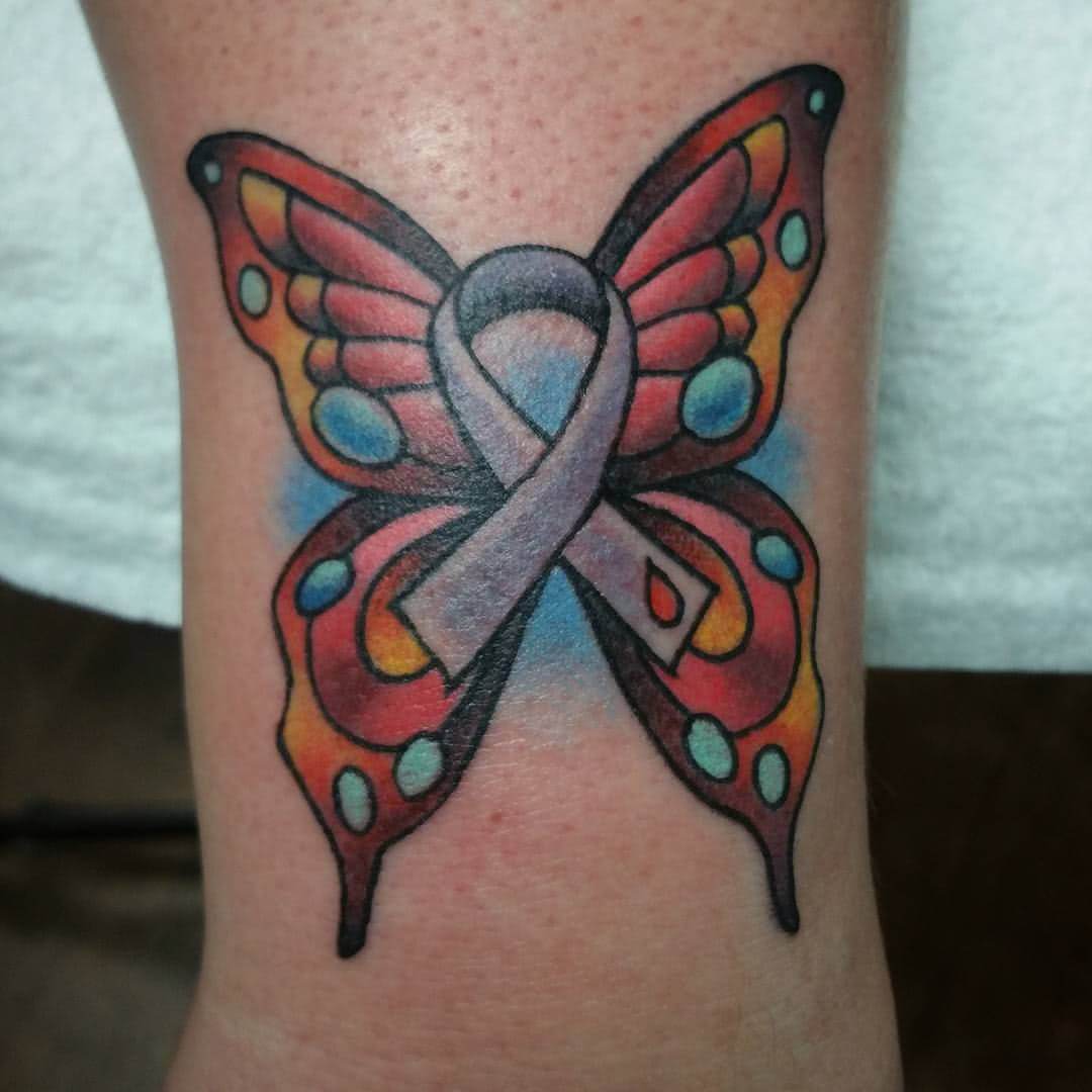 Tattoo Schleife mit Schmetterlingsflügeln