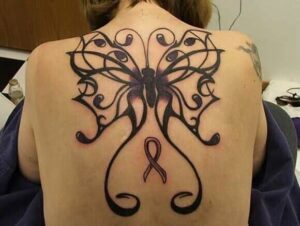 Schmetterling Tribal Tattoo Idee für den Rücken