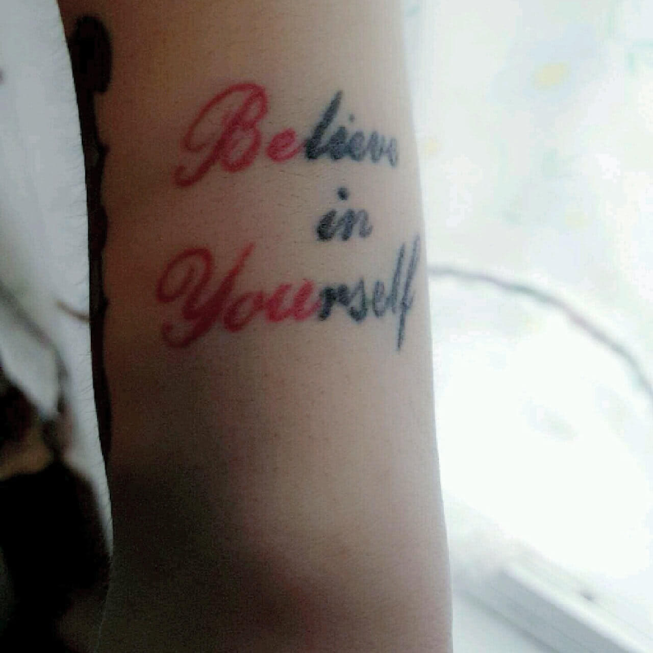 Tattoo Schrift Spruch Believe in Yourself