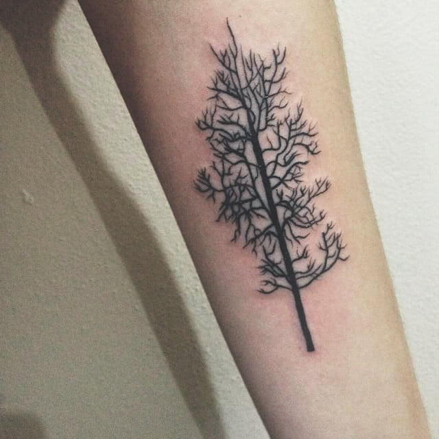 Tattoo schwarzer Baum