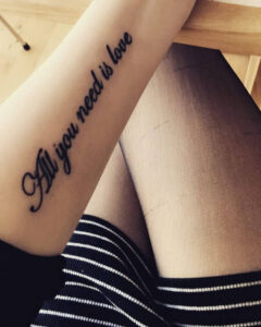 Spruch „All you need is love“