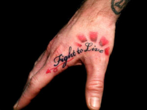 Spruch „Fight to Live“