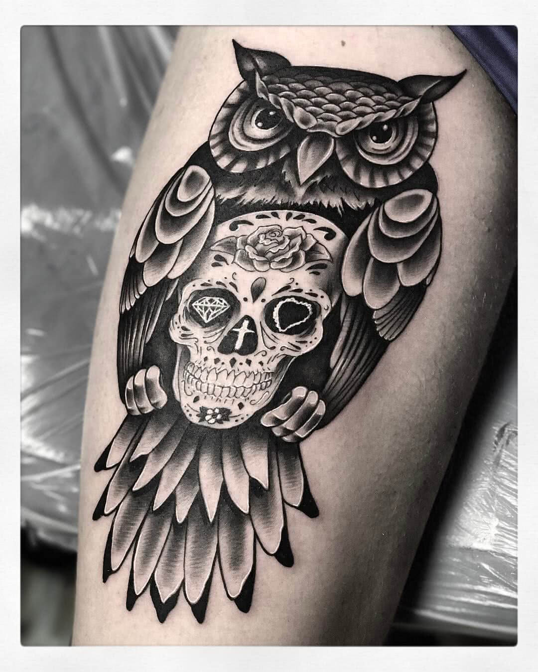 Tattoo Suggar Skull mit Eule