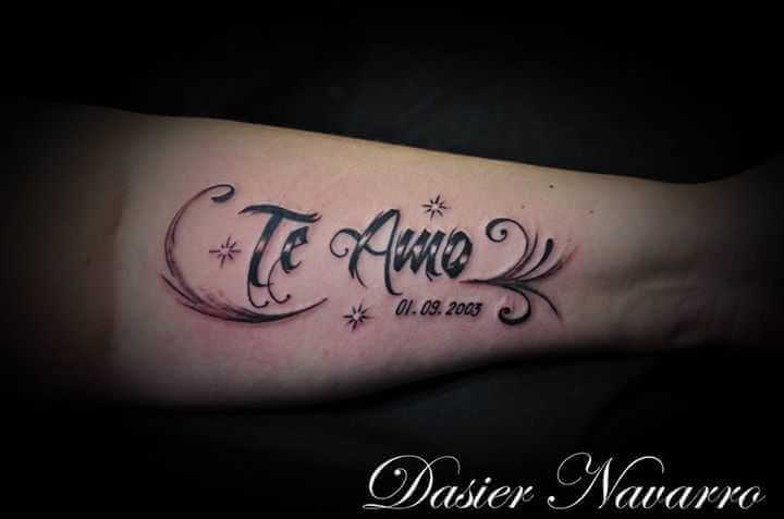 Tattoo Te Amo mit Feder Unterarm
