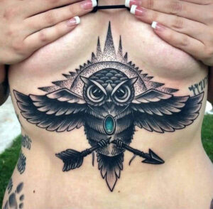 Underboob Chestpiece Eule