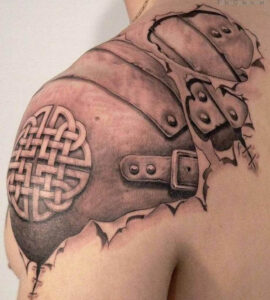 3D Wikinger Rüstung Tattoo Motiv auf der Schulter