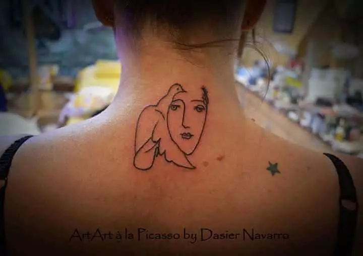 Nacken Tattoo Le Visage de la Paix