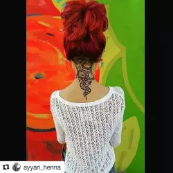 Henna auf dem Hals