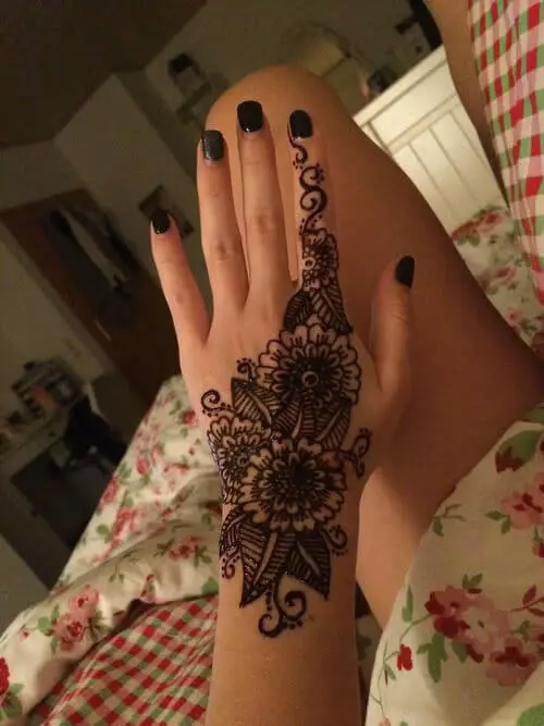 Henna Blumen Tattoo