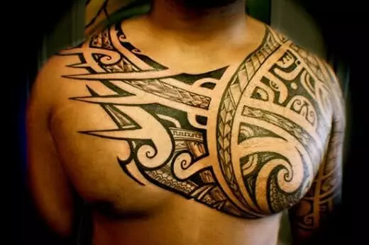 Maori Tribal Brust