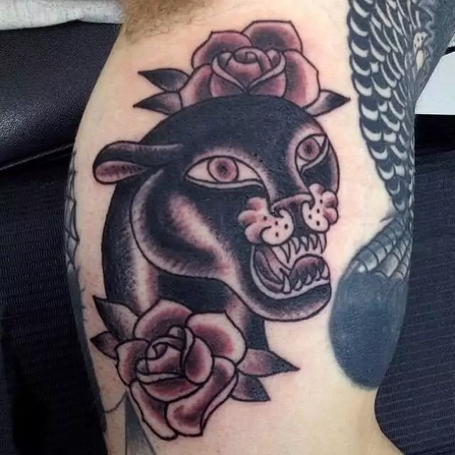 Traditionelles Panther Tattoo